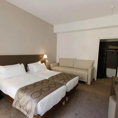 Carolina 2* Κάννες