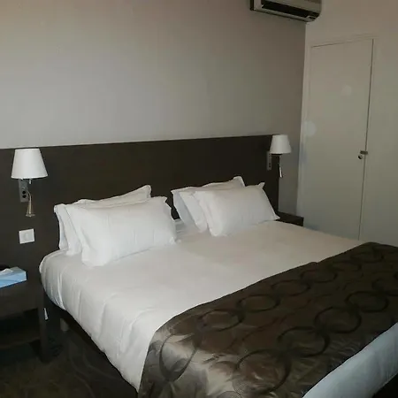 Hotel Carolina 2*