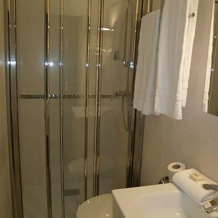 Carolina Hotel 2*